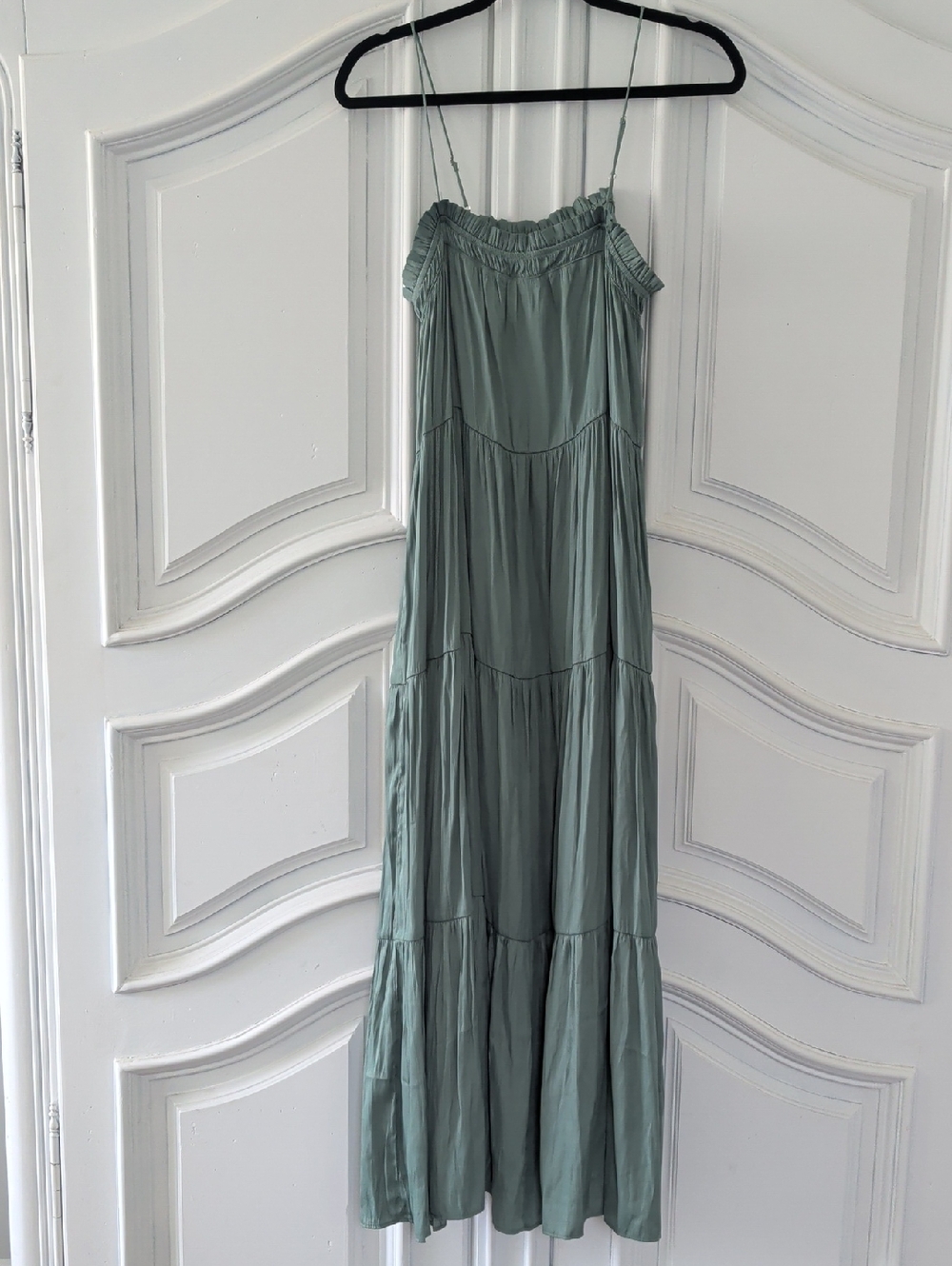 NEVER WORN. CARLY JEAN Sage Green Tiered Maxi Dress - Sleeveless Spaghetti Strap